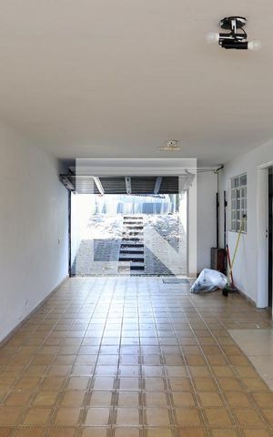 Casa à venda com 180m², 3 quartos e 3 vagas Casa à venda com 180m², 3 quartos e 3 vagasGaragem
