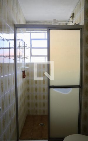 Casa à venda com 180m², 3 quartos e 3 vagas Casa à venda com 180m², 3 quartos e 3 vagasBanheiro Social