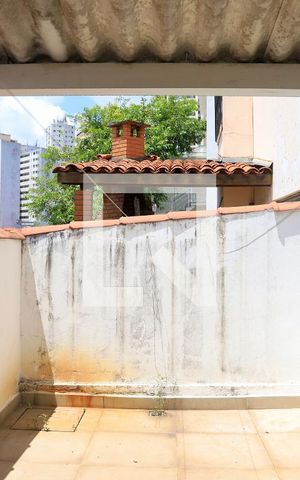 Casa à venda com 180m², 3 quartos e 3 vagas Casa à venda com 180m², 3 quartos e 3 vagasQuintal