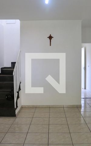 Casa à venda com 180m², 3 quartos e 3 vagas Casa à venda com 180m², 3 quartos e 3 vagasSala