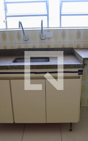 Casa à venda com 180m², 3 quartos e 3 vagas Casa à venda com 180m², 3 quartos e 3 vagasCozinha
