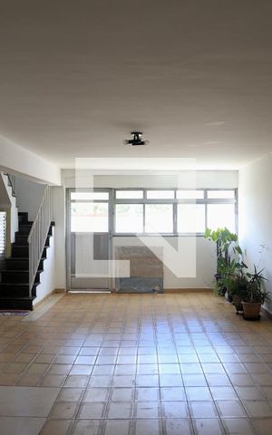 Casa à venda com 180m², 3 quartos e 3 vagas Casa à venda com 180m², 3 quartos e 3 vagasGaragem