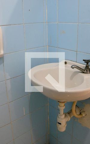 Casa à venda com 180m², 3 quartos e 3 vagas Casa à venda com 180m², 3 quartos e 3 vagasBanheiro de serviço
