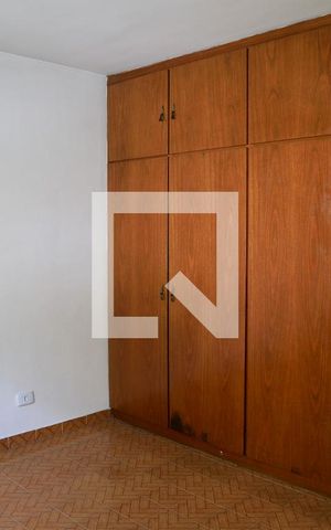 Casa à venda com 180m², 3 quartos e 3 vagas Casa à venda com 180m², 3 quartos e 3 vagasQuarto 1