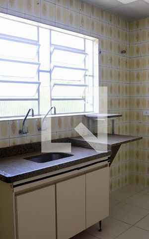 Casa à venda com 180m², 3 quartos e 3 vagas Casa à venda com 180m², 3 quartos e 3 vagasCozinha