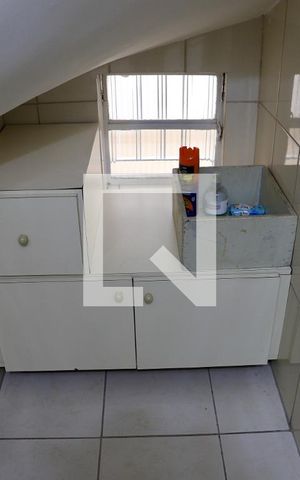 Casa à venda com 180m², 3 quartos e 3 vagas Casa à venda com 180m², 3 quartos e 3 vagasLavabo