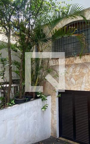 Casa à venda com 180m², 3 quartos e 3 vagas Casa à venda com 180m², 3 quartos e 3 vagasGaragem