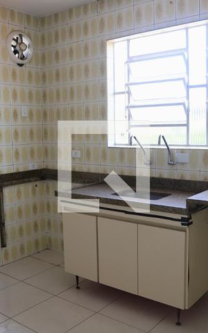 Casa à venda com 180m², 3 quartos e 3 vagas Casa à venda com 180m², 3 quartos e 3 vagasCozinha