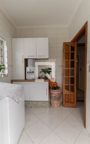 Casa à venda com 168m², 3 quartos e 1 vaga Casa à venda com 168m², 3 quartos e 1 vagaÁrea de Serviço