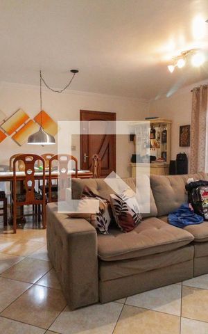 Casa à venda com 168m², 3 quartos e 1 vaga Casa à venda com 168m², 3 quartos e 1 vagaSala