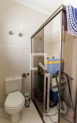 Casa à venda com 168m², 3 quartos e 1 vaga Casa à venda com 168m², 3 quartos e 1 vagaBanheiro