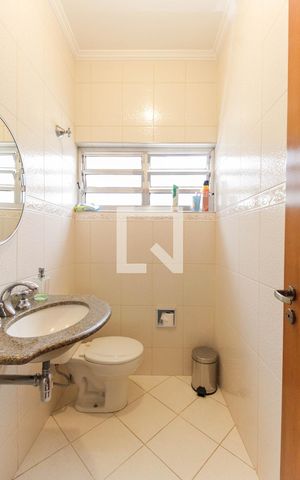 Casa à venda com 168m², 3 quartos e 1 vaga Casa à venda com 168m², 3 quartos e 1 vagaLavabo