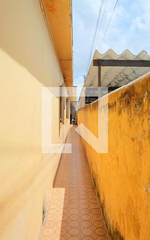 Casa para alugar com 250m², 3 quartos e 2 vagasCorredor Lateral