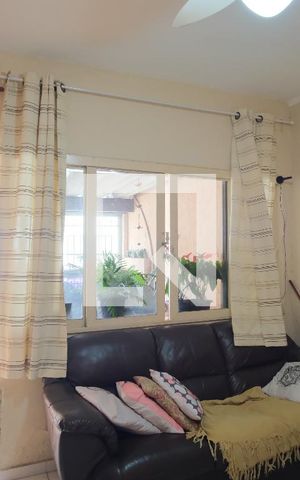 Casa para alugar com 250m², 3 quartos e 2 vagasSala