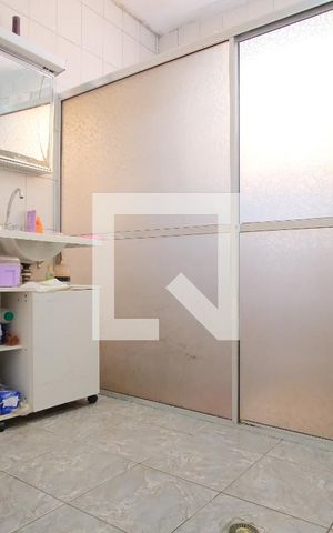 Casa para alugar com 250m², 3 quartos e 2 vagasBanheiro Social