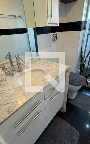 Apartamento à venda com 108m², 2 quartos e 1 vaga Apartamento à venda com 108m², 2 quartos e 1 vagaBanheiro