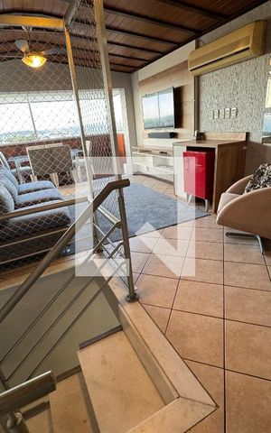 Apartamento à venda com 108m², 2 quartos e 1 vaga Apartamento à venda com 108m², 2 quartos e 1 vagaEscada