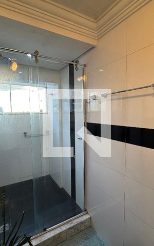 Apartamento à venda com 108m², 2 quartos e 1 vaga Apartamento à venda com 108m², 2 quartos e 1 vagaBanheiro