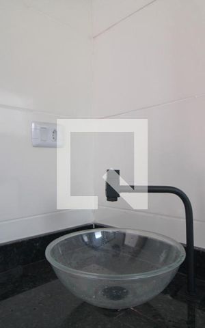Apartamento para alugar com 34m², 1 quarto e 1 vagaBanheiro da suíte / pia