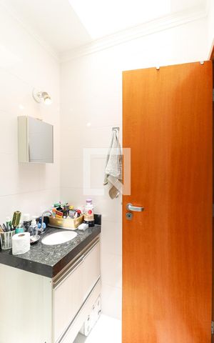 Casa à venda com 73m², 3 quartos e 1 vaga Casa à venda com 73m², 3 quartos e 1 vagaBanheiro