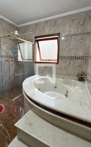 Casa para alugar com 300m², 3 quartos e 2 vagasBanheiro da Suíte 1