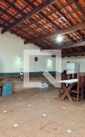 Casa para alugar com 300m², 3 quartos e 2 vagasChurrasqueira