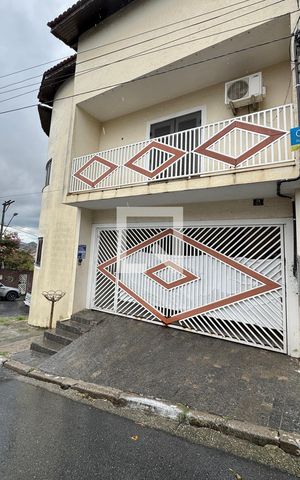 Casa para alugar com 300m², 3 quartos e 2 vagasFachada