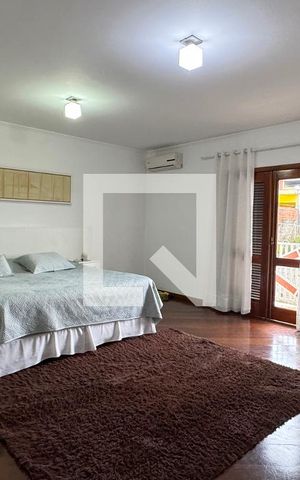 Casa para alugar com 300m², 3 quartos e 2 vagasSuíte 1
