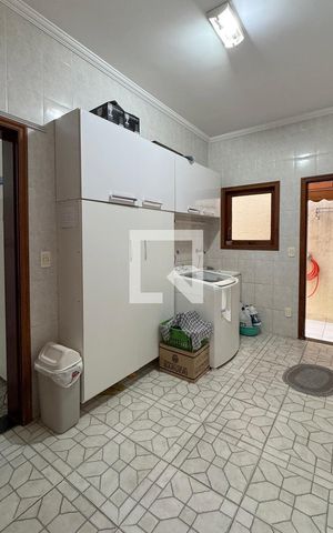 Casa para alugar com 300m², 3 quartos e 2 vagasÁrea de Serviço