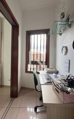 Casa para alugar com 300m², 3 quartos e 2 vagasEscritório