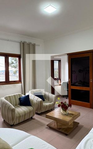 Casa para alugar com 300m², 3 quartos e 2 vagasSala