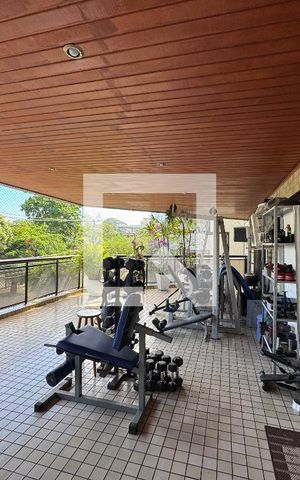Apartamento à venda com 154m², 3 quartos e 2 vagas Apartamento à venda com 154m², 3 quartos e 2 vagasVaranda