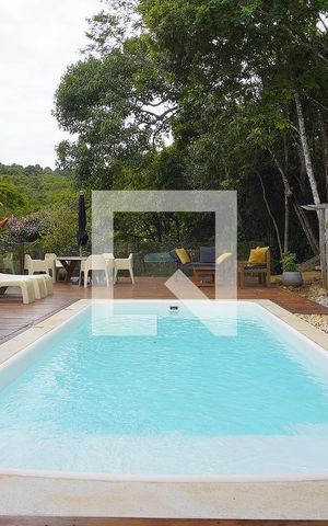Casa de condomínio para alugar com 380m², 4 quartos e 6 vagasÁrea comum - Piscina