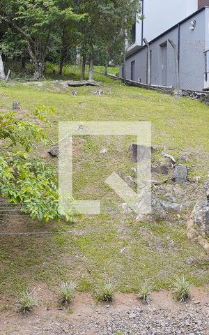 Casa de condomínio para alugar com 380m², 4 quartos e 6 vagasQuarto 2 - Vista
