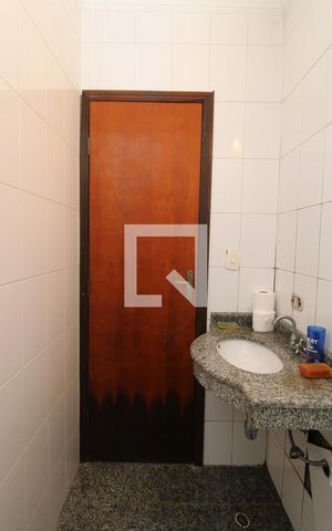Casa para alugar com 210m², 3 quartos e 6 vagasBanheiro de serviço
