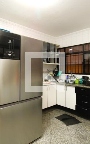 Casa para alugar com 210m², 3 quartos e 6 vagasCozinha