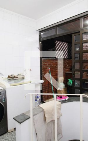 Casa para alugar com 210m², 3 quartos e 6 vagasÁrea de Serviço