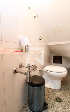 Casa para alugar com 210m², 3 quartos e 6 vagasLavabo