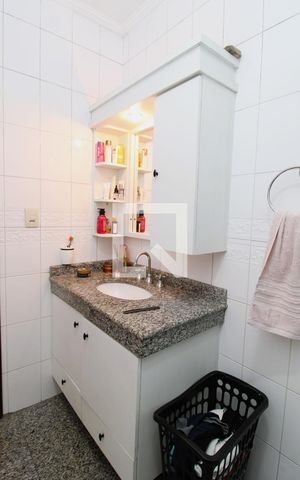 Casa para alugar com 210m², 3 quartos e 6 vagasBanheiro da Suíte
