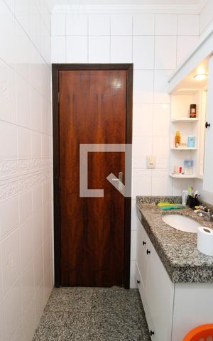 Casa para alugar com 210m², 3 quartos e 6 vagasBanheiro 2