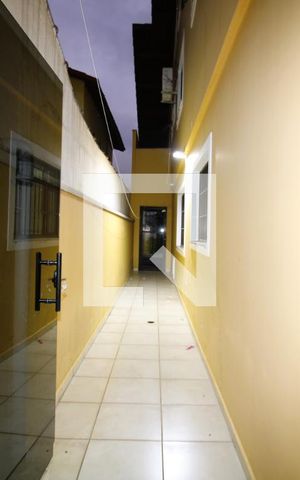 Casa para alugar com 210m², 3 quartos e 6 vagasCorredor Lateral