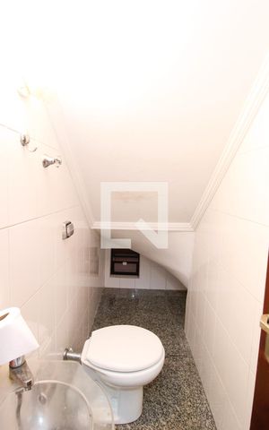 Casa para alugar com 210m², 3 quartos e 6 vagasLavabo
