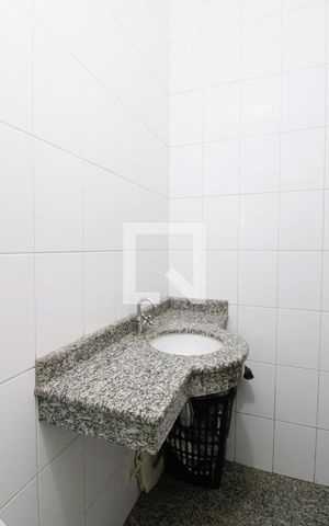 Casa para alugar com 210m², 3 quartos e 6 vagasBanheiro 2