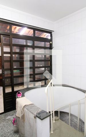Casa para alugar com 210m², 3 quartos e 6 vagasÁrea de Serviço