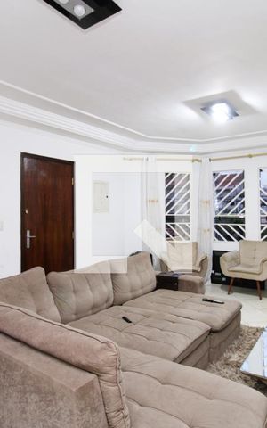 Casa para alugar com 210m², 3 quartos e 6 vagasSala
