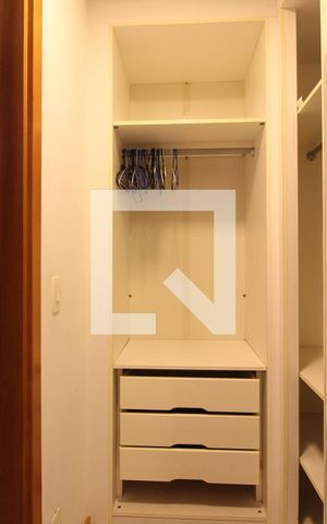 Apartamento para alugar com 74m², 2 quartos e 1 vagaQuarto 2 - Closet da Suíte