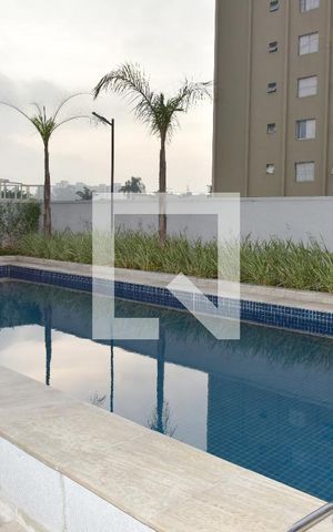 Apartamento à venda com 39m², 2 quartos e sem vagaÁrea comum - Piscina