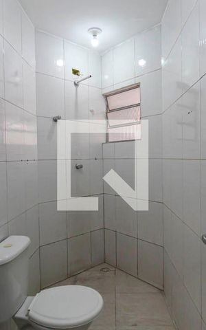 Casa para alugar com 38m², 1 quarto e sem vaga Casa para alugar com 38m², 1 quarto e sem vagaBanheiro