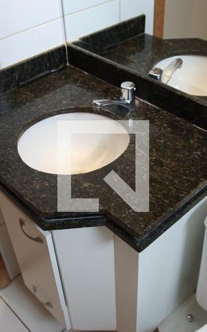 Apartamento à venda com 80m², 3 quartos e 2 vagasBanheiro