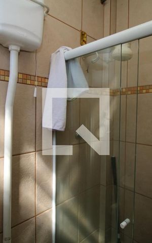 Casa à venda com 140m², 2 quartos e 1 vagaBanheiro 2